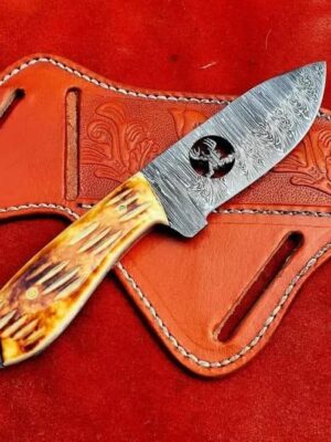 Beautiful Cowboy Skinner Knive