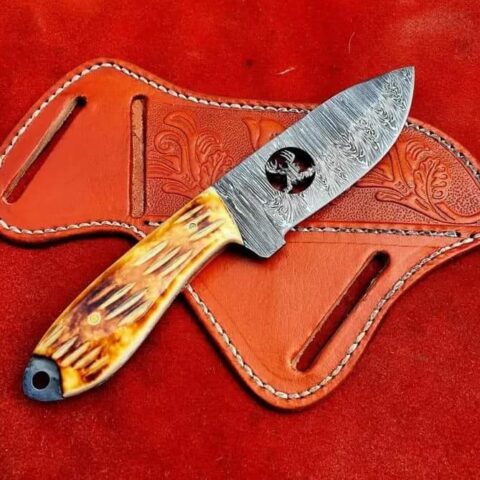 Beautiful Cowboy Skinner Knive